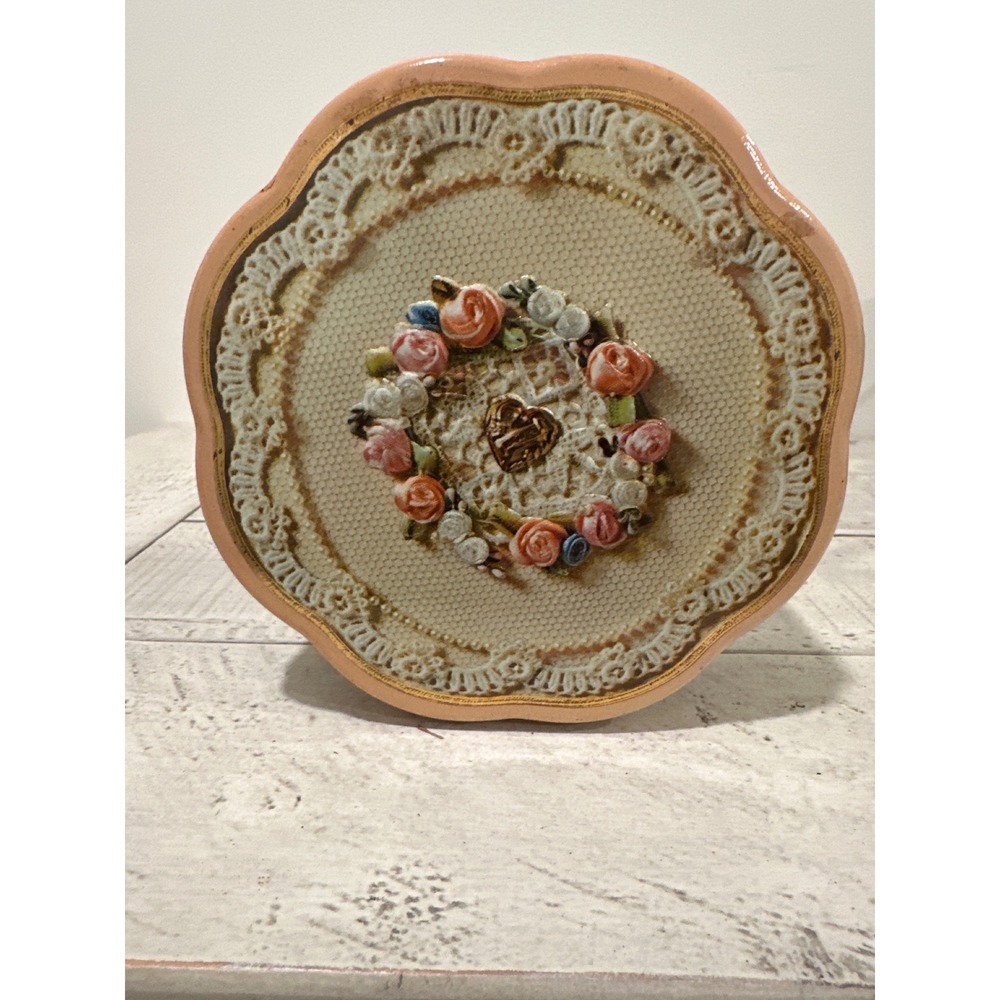 Vintage 1981 Avon Valentines Day Scalloped Floral Lace Powder Tin with Puff